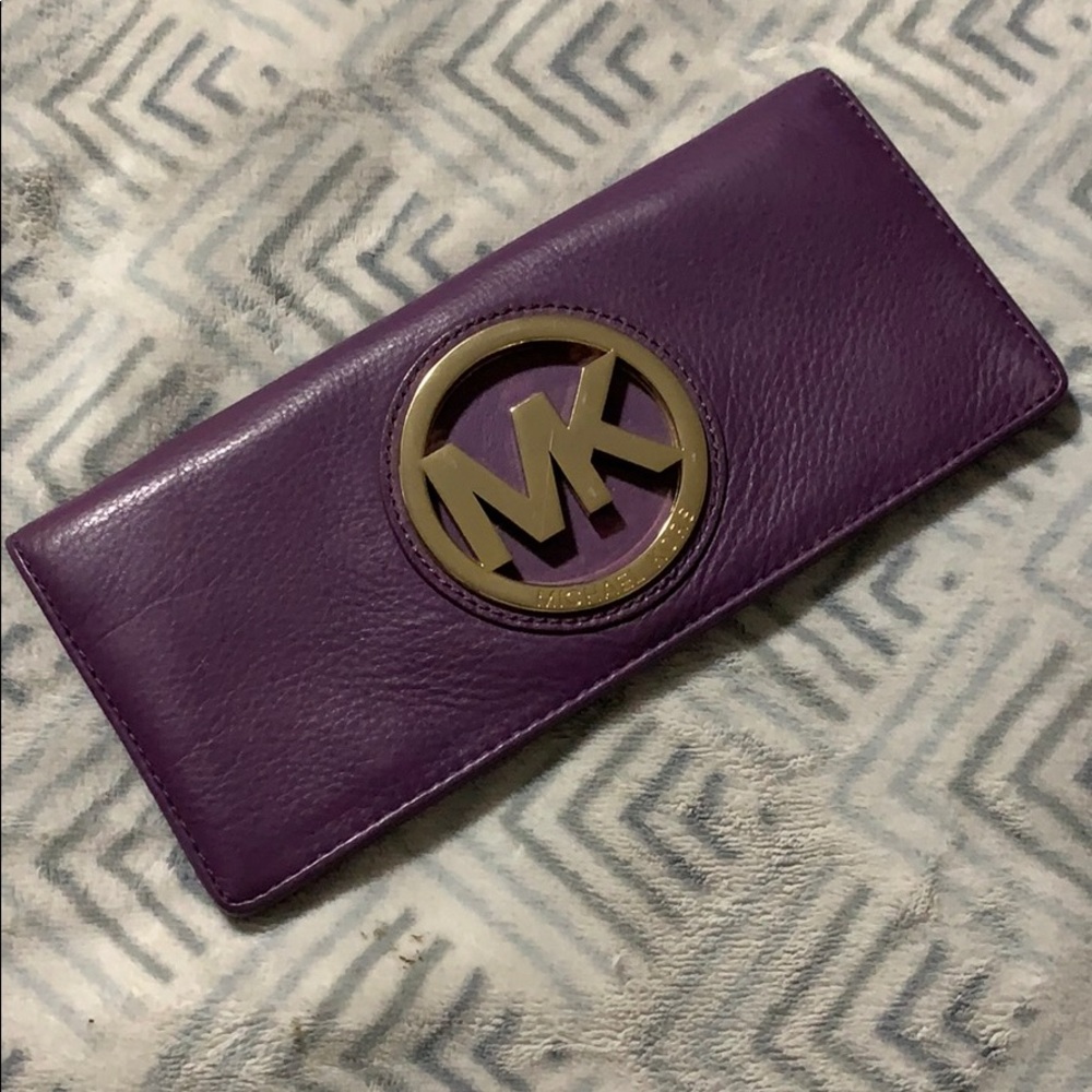 Michael Kors 2-in-1 Clutch/Wristlet Combo